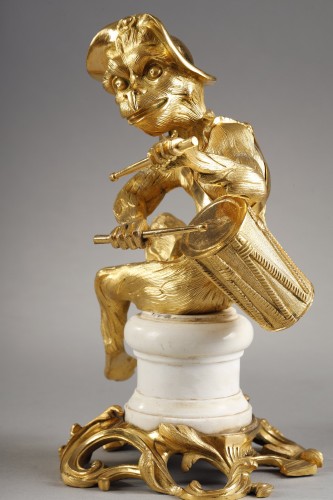18th century - Pair of gilded bronze statuettes representing musical monkeys