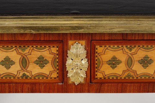 Antiquités - Bureau plat estampillé G. Dester
