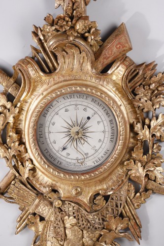 Grand baromètre en bois doré aux attributs de la chasse, époque Louis XVI - Objet de décoration Style Louis XVI