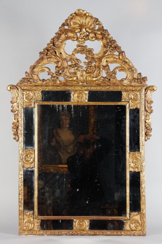 Miroirs, Trumeaux  - Miroir à fronton d'époque Régence