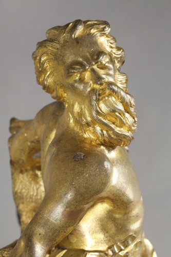 Paire de chenets d'époque Régence aux allégories du Rhône et de la Saône - Galerie Gilles Linossier