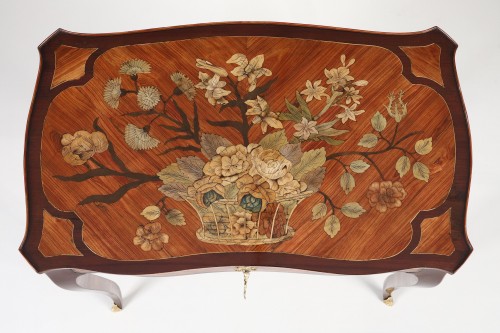 Table with mechanism stamped by Louis Moreau - 