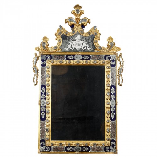 Large Venetian mirror with a pediment bearing the Doge's coat of arms
