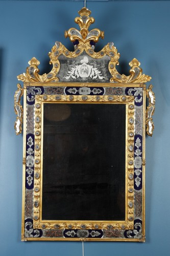 Antiquités - Large Venetian mirror with a pediment bearing the Doge&#039;s coat of arms