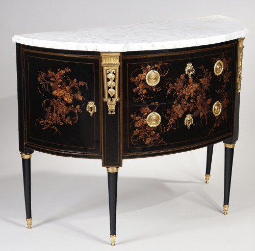 Louis XVI half-moon chest of drawers stamped by Léonard Boudin and Vassou - Furniture Style Louis XVI