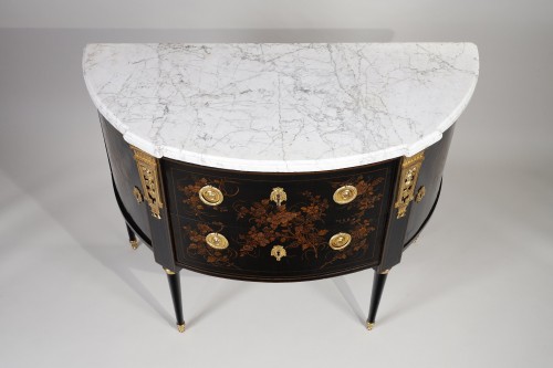 Louis XVI half-moon chest of drawers stamped by Léonard Boudin and Vassou - 