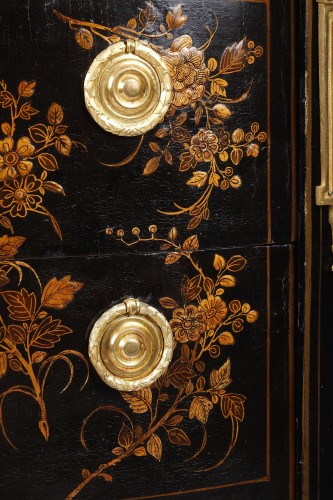 Louis XVI - Louis XVI half-moon chest of drawers stamped by Léonard Boudin and Vassou