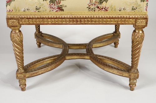 Sièges Fauteuil & Bergère - Tabouret en bois doré époque Louis XVI