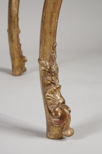 XVIIIe siècle - Table de milieu en bois doré, d'époque Régence