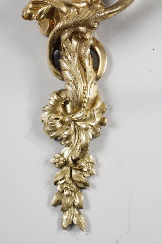 Antiquités - Paire d'appliques en bronze doré d'époque Régence attribuée à Charles Cressent