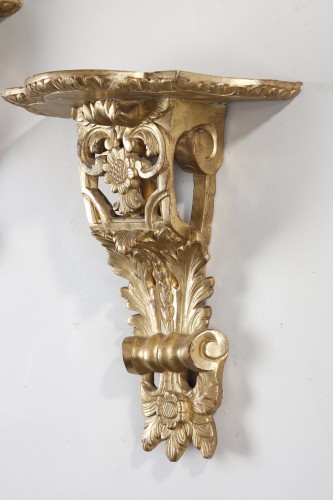 Antiquités - Paire de petites consoles d'applique en bois doré d'époque Louis XV