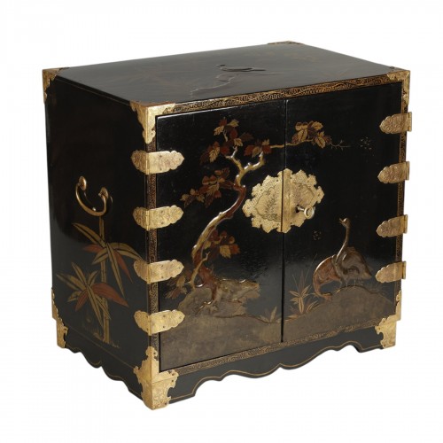 Small 18th century Edo cabinet