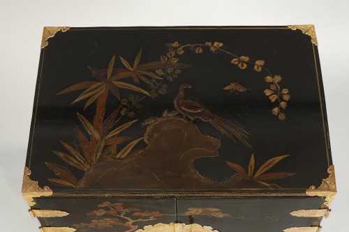 Antiquités - Small 18th century Edo cabinet