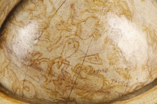 Antiquités - Rare paire de Globes terrestre et céleste miniatures du XVIIe siècle