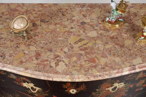 Mobilier Commode - Commode en laque européenne attribué à Mathieu Criaerd