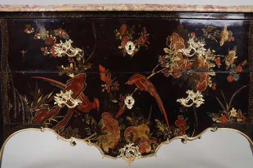XVIIIe siècle - Commode en laque européenne attribué à Mathieu Criaerd
