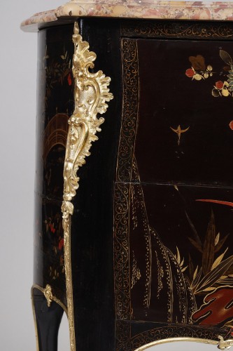 Louis XV - Commode en laque européenne attribué à Mathieu Criaerd