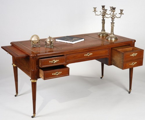 Furniture  - Large Louis XVI mahogany « bureau plat », attributed to Fidelys Shey