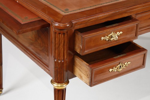 Antiquités - Large Louis XVI mahogany « bureau plat », attributed to Fidelys Shey