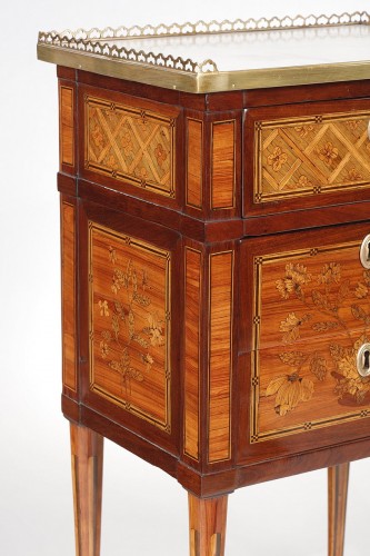 Small Louis XVI table de Salon  with three drawers - Furniture Style Louis XVI