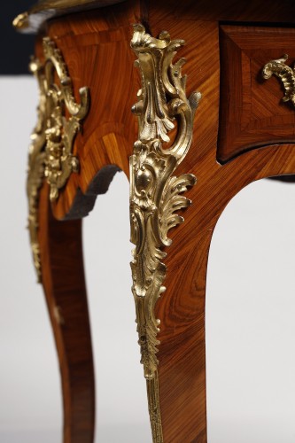 XVIIIe siècle - Bureau plat d’époque Louis XV, estampillé de Pierre Migeon