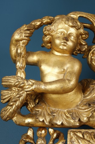 Antiquités - Très grand miroir Italien aux allégories de l'abondance et de la musique