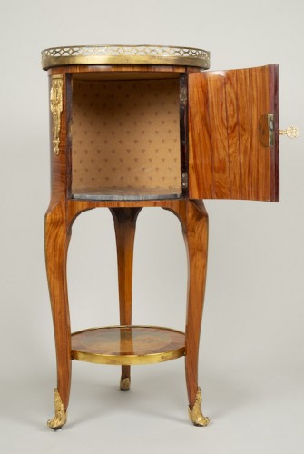 XVIIIe siècle - Chiffonnière tambour attribuée à André Louis Gilbert