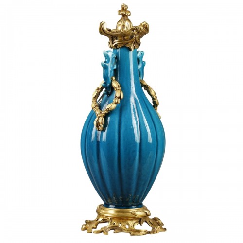 Vase en porcelaine bleue de Chine, début XIXe