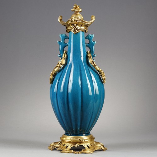 Vase en porcelaine bleue de Chine, début XIXe - Objet de décoration Style Louis XVI