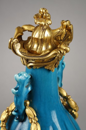 Louis XVI - Vase en porcelaine bleue de Chine, début XIXe