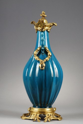 Antiquités - Vase en porcelaine bleue de Chine, début XIXe