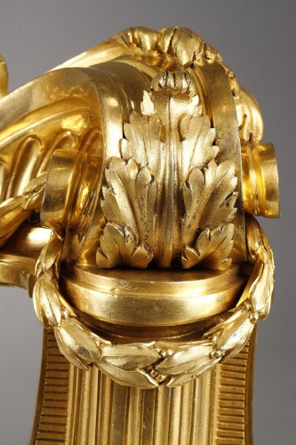 Matériaux & Architecture Cheminées - Paire de chenets d’époque Louis XVI en bronze doré