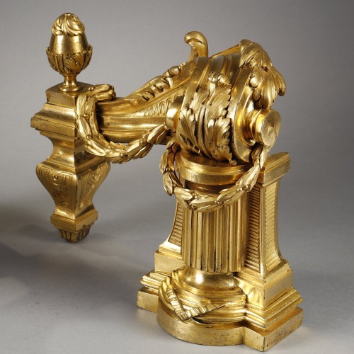 Antiquités - Paire de chenets d’époque Louis XVI en bronze doré