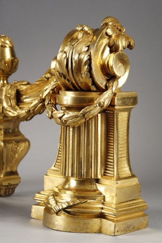 Antiquités - Paire de chenets d’époque Louis XVI en bronze doré