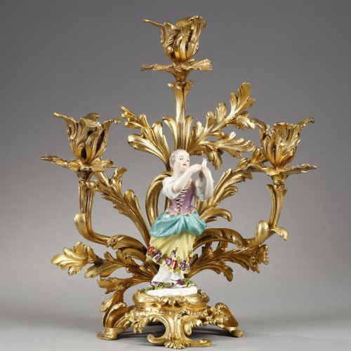 XVIIIe siècle - Bougeoirs Louis XV, enfants en porcelaine de Meissen