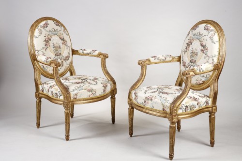 Sièges Canapé & Mobilier de Salon - Salon d'époque Louis XVI en bois doré, attribué à Jean-Baptiste Sené