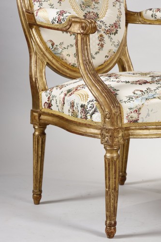 Louis XVI - Salon d'époque Louis XVI en bois doré, attribué à Jean-Baptiste Sené