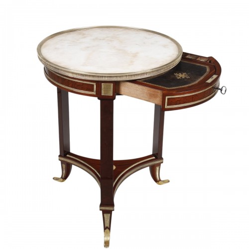 Guéridon tripode en acajou attribué à Adam Weisweiler