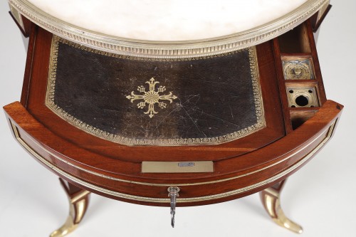 Guéridon tripode en acajou attribué à Adam Weisweiler - Louis XVI