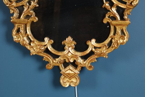 Paire de miroirs à parecloses en bois doré, Italie du Nord XVIIIe siècle - Louis XV