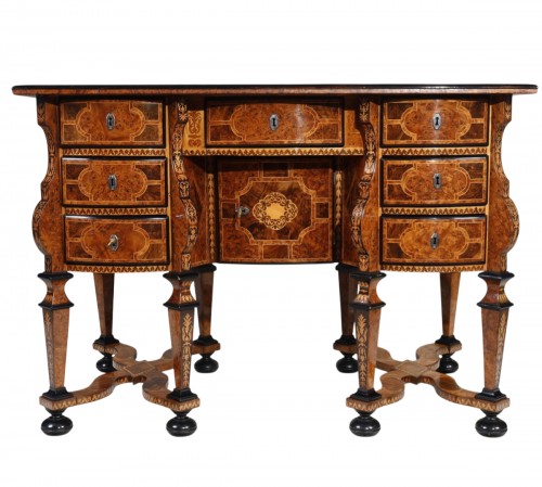 Bureau Mazarin circa 1700-1710 attribué à Thomas Hache