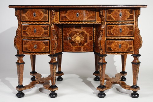 Mazarin desk circa 1700-1710, Attributed to Thomas Hache - 