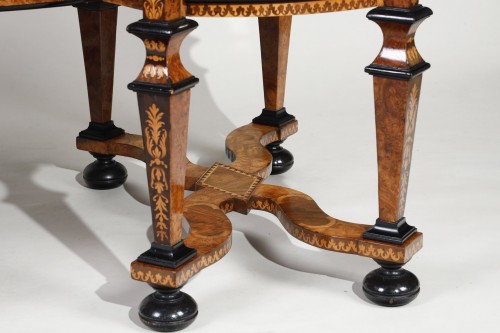 Antiquités - Mazarin desk circa 1700-1710, Attributed to Thomas Hache