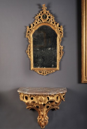 18th century - Large pair of gilded wood consoles