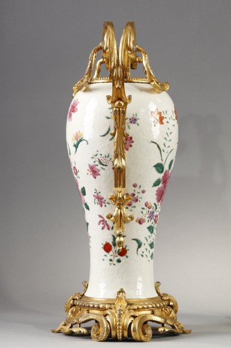 Pair of large East India Company vases 18th century"famille rose" porcelain - 