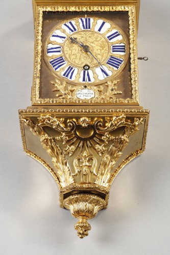 Antiquités - Small alcove clock in brass and gilt bronze from the Louis XV period, Signe