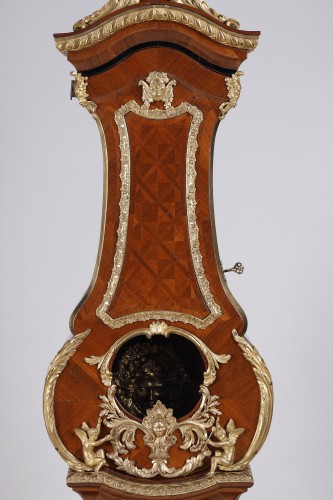 Important régulateur en amarante, époque Régence - Régence