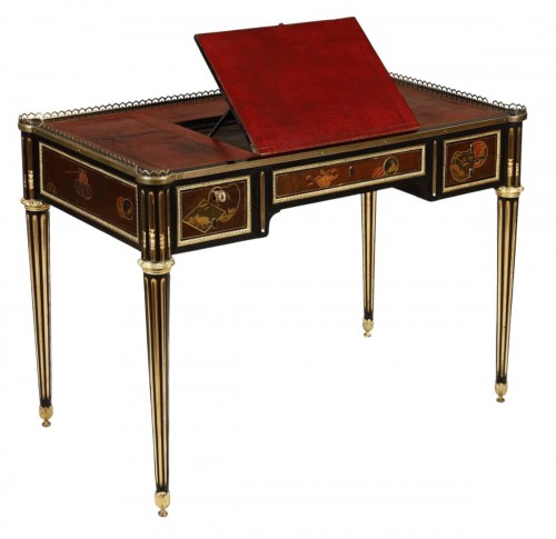 Rare bureau plat en laque du Japon et mécanisme estampillé de Bury, époque Louis XVI