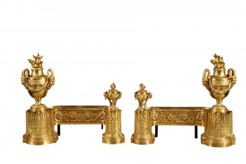 Paire de chenets d’époque Louis XVI en bronze doré