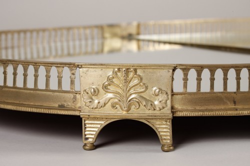 Antiquités - centerpiece gilded bronze in three parts, Directoire period